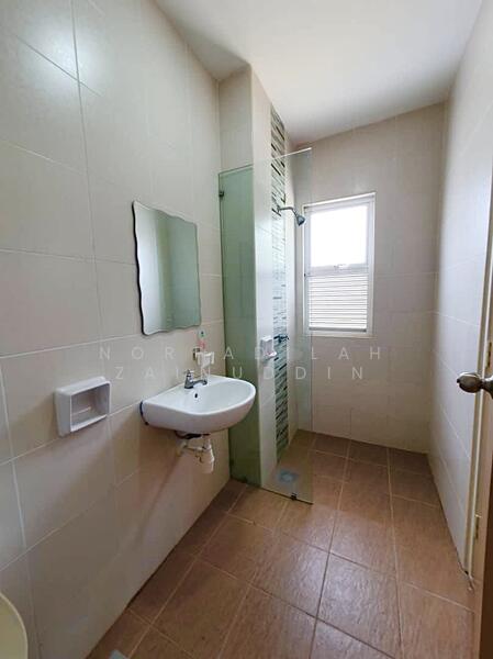 Semi-Detached House for Sale in Shah Alam (Selangor) - NORFADILAH ZAINUDDIN - Bathroom - PropertyGuru.com.my