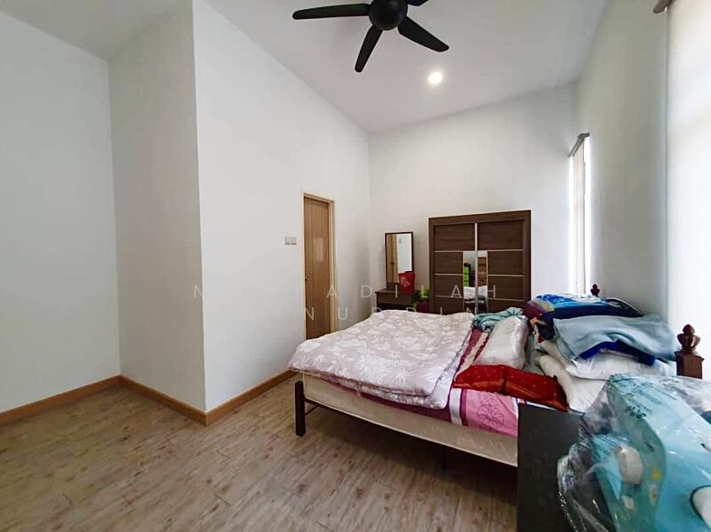 Semi-Detached House for Sale in Shah Alam (Selangor) - NORFADILAH ZAINUDDIN - Bedroom - PropertyGuru.com.my