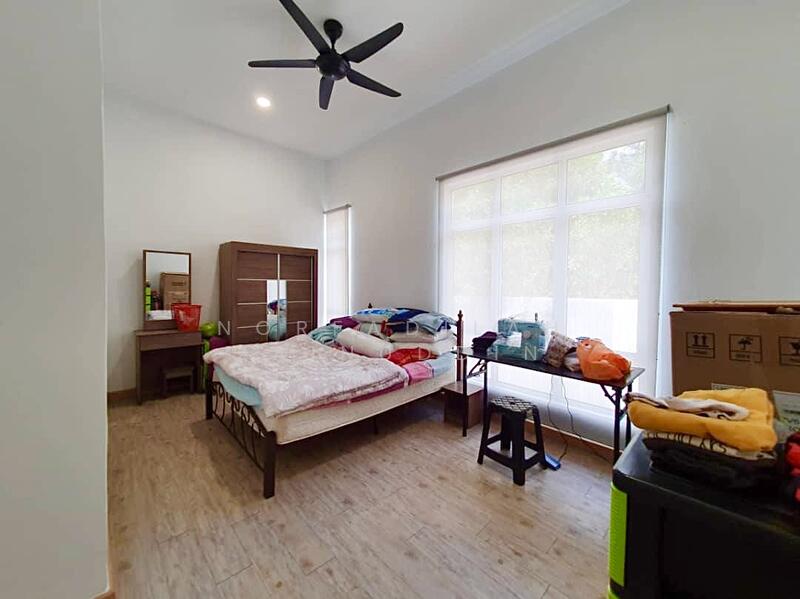 Semi-Detached House for Sale in Shah Alam (Selangor) - NORFADILAH ZAINUDDIN - Bedroom - PropertyGuru.com.my