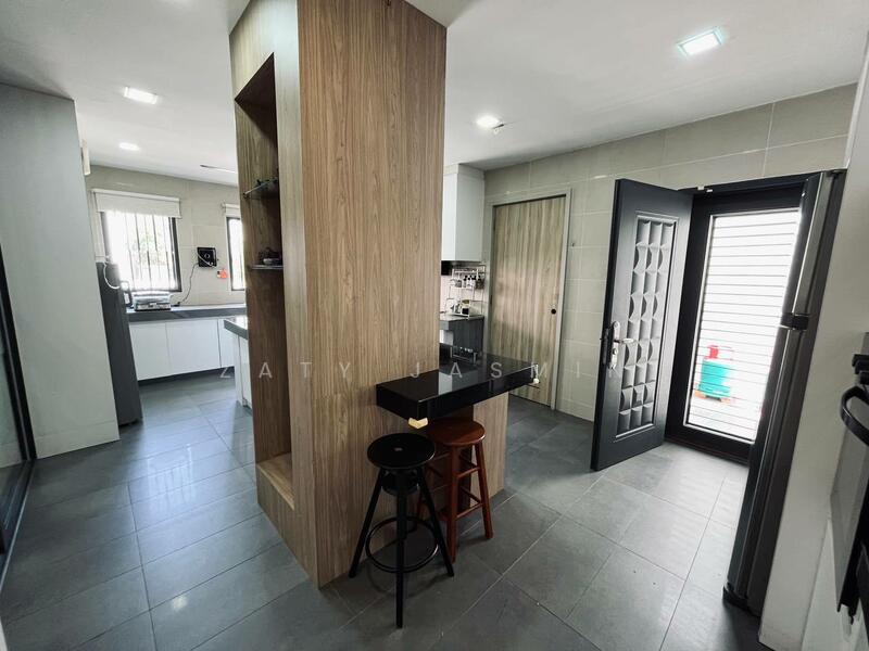 Taman Bukit Suria II untuk Untuk Dijual - RM 1,700,000, Feb 2026 - Kitchen - PropertyGuru.com.my