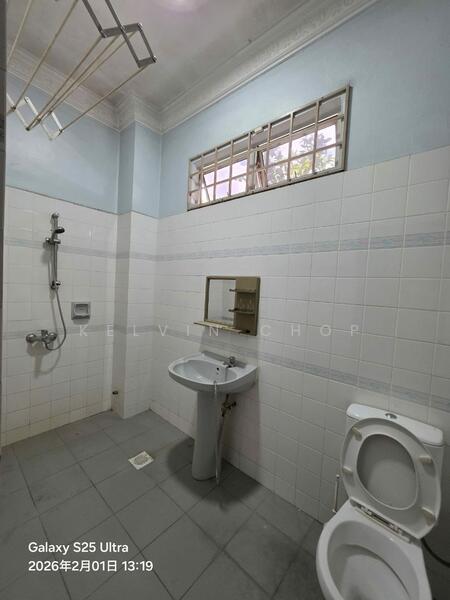 2-storey Terraced House for Sale in Taman Pelangi (Johor Bahru) - Kelvin Chop - Bathroom - PropertyGuru.com.my