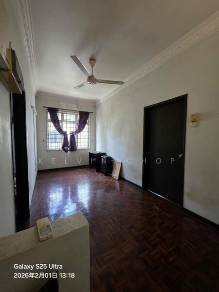 2-storey Terraced House for Sale in Taman Pelangi (Johor Bahru) - Kelvin Chop - Living Room - PropertyGuru.com.my