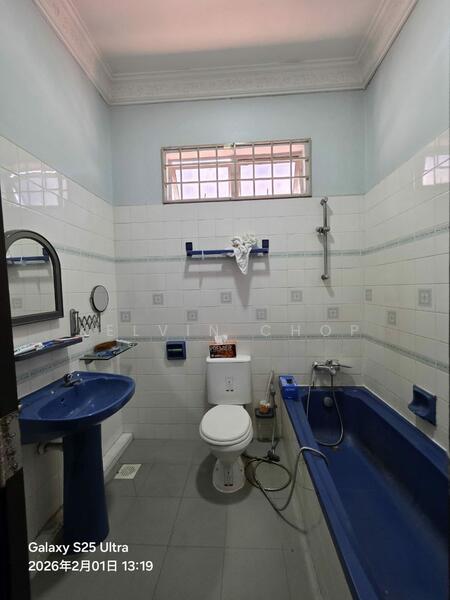 2-storey Terraced House for Sale in Taman Pelangi (Johor Bahru) - Kelvin Chop - Bathroom - PropertyGuru.com.my
