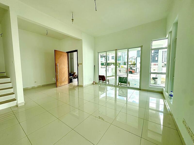 Semi-Detached House for Sale in Shah Alam (Selangor) - NORFADILAH ZAINUDDIN - Living Room - PropertyGuru.com.my