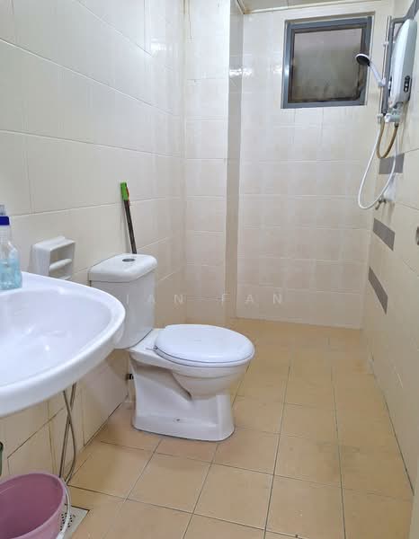 Service Residence for Rent at D'Alamanda - Ian Fan - Bathroom (NEW water heater) - PropertyGuru.com.my