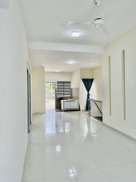 Townhouse for Rent in Shah Alam (Selangor) - Erin Yusof - Corridor - PropertyGuru.com.my
