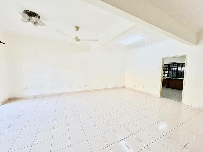 Double Storey Terrace House Jalan Nova U5 Subang Bestari Shah Alam untuk Untuk Dijual - RM 570,000, Feb 2026 - Living Room - PropertyGuru.com.my