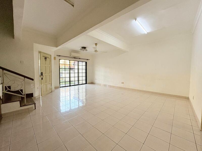 Double Storey Terrace House Jalan Nova U5 Subang Bestari Shah Alam untuk Untuk Dijual - RM 570,000, Feb 2026 - Living Room - PropertyGuru.com.my