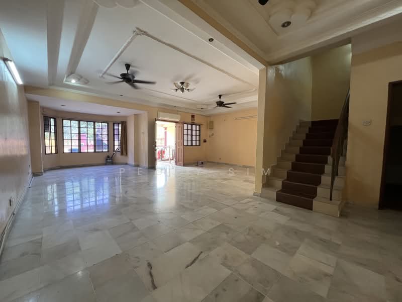 2.5-storey Terraced House for Sale in BANDAR PUCHONG JAYA (Puchong) - Peggy Sim - Living Room - PropertyGuru.com.my