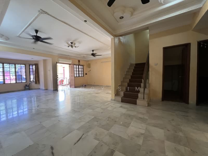 2.5-storey Terraced House for Sale in BANDAR PUCHONG JAYA (Puchong) - Peggy Sim - Living Room - PropertyGuru.com.my