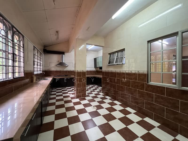 2.5-storey Terraced House for Sale in BANDAR PUCHONG JAYA (Puchong) - Peggy Sim - Kitchen - PropertyGuru.com.my