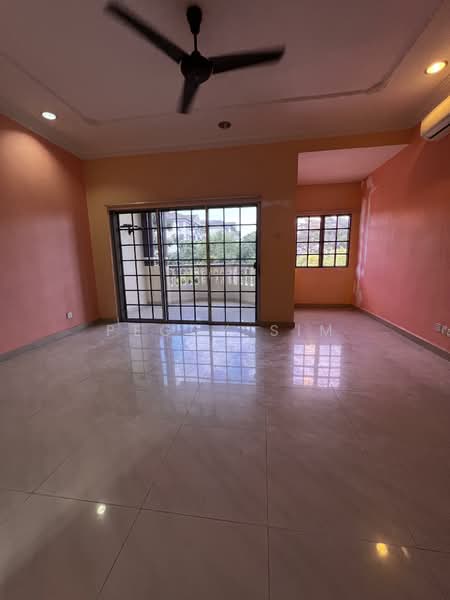 2.5-storey Terraced House for Sale in BANDAR PUCHONG JAYA (Puchong) - Peggy Sim - Living Room - PropertyGuru.com.my