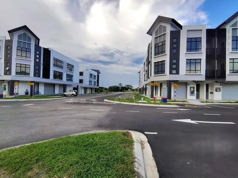 Meridin East, Kota Masai 3-Storey Corner Shop untuk Untuk Dijual - RM 1,600,000, Apr 2026 - Exterior - PropertyGuru.com.my