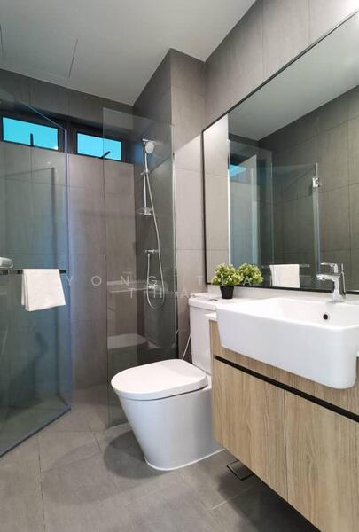 Service Residence for Sale at 10 Stonor - Yong Tiam Tham - Bathroom - PropertyGuru.com.my