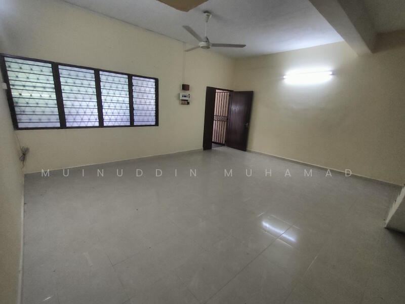 2-storey Terraced House for Sale in Hutan Melintang (Perak) - Muinuddin Muhamad - Living Room - PropertyGuru.com.my