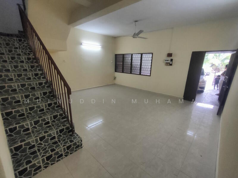 2-storey Terraced House for Sale in Hutan Melintang (Perak) - Muinuddin Muhamad - Living Room - PropertyGuru.com.my