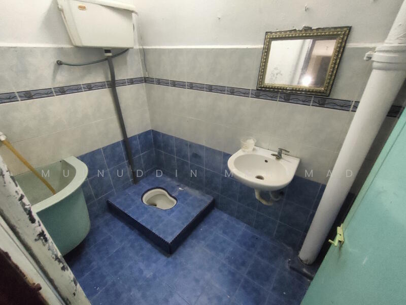 2-storey Terraced House for Sale in Hutan Melintang (Perak) - Muinuddin Muhamad - Bathroom - PropertyGuru.com.my