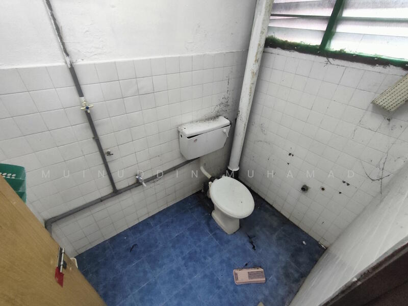 2-storey Terraced House for Sale in Hutan Melintang (Perak) - Muinuddin Muhamad - Bathroom - PropertyGuru.com.my
