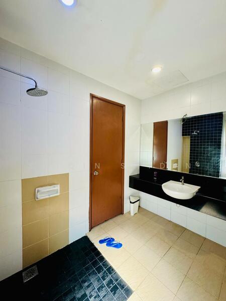 Kayangan Heights untuk Untuk Dijual - RM 3,500,000, Feb 2026 - Bathroom - PropertyGuru.com.my
