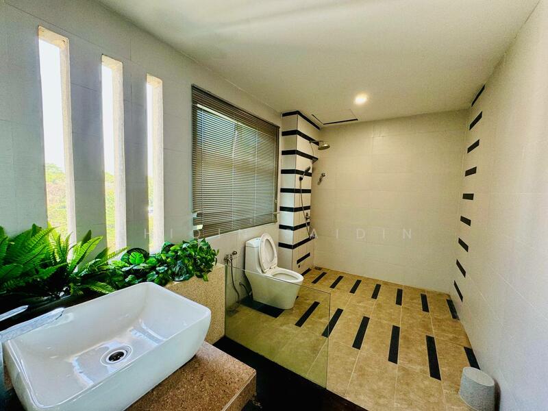 Kayangan Heights untuk Untuk Dijual - RM 3,500,000, Feb 2026 - Bathroom - PropertyGuru.com.my