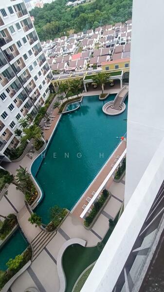 Havana Beach Residences untuk Untuk Disewa - RM 1,350 /bulan, Feb 2026 - Pool - PropertyGuru.com.my