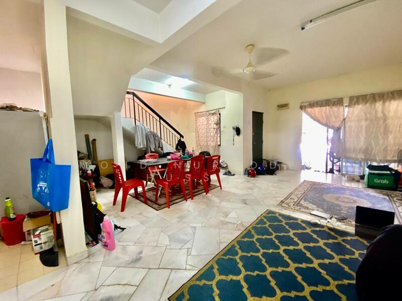 2-storey Terraced House for Sale in Taman Universiti Bangi (Kajang) - Mohd Nuruddin Hussin - Living Room - PropertyGuru.com.my
