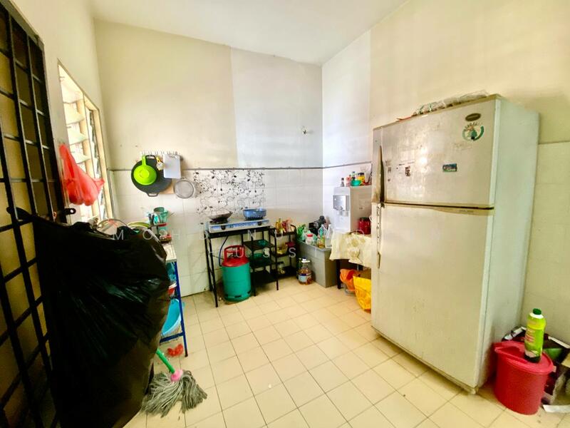 2-storey Terraced House for Sale in Taman Universiti Bangi (Kajang) - Mohd Nuruddin Hussin - Kitchen - PropertyGuru.com.my
