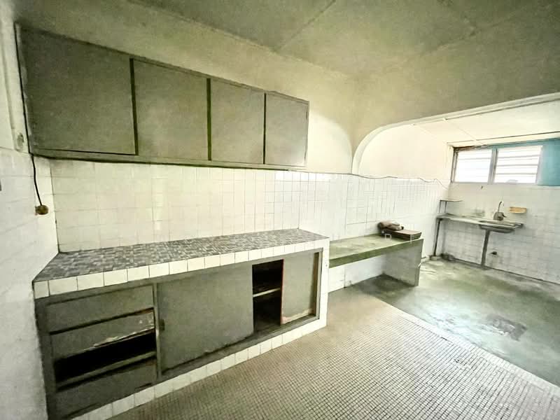 1-storey Terraced House for Sale in Kelana Jaya (Petaling Jaya) - Nadia Shukri - Kitchen - PropertyGuru.com.my
