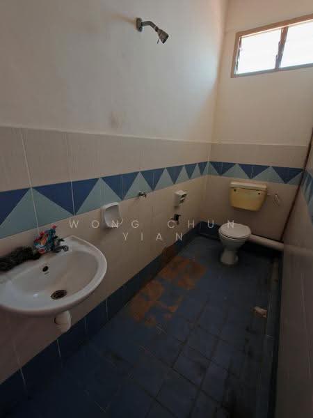 Shop / Office for Rent in Taman Tuanku Haminah (Sungai Petani) - Wong Chun Yian - Bathroom - PropertyGuru.com.my
