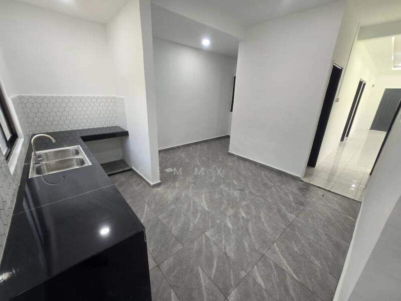 BANDAR PUTRA KULAI (2B02 PICCOLO) untuk Untuk Dijual - RM 475,000, Feb 2026 - Kitchen - PropertyGuru.com.my