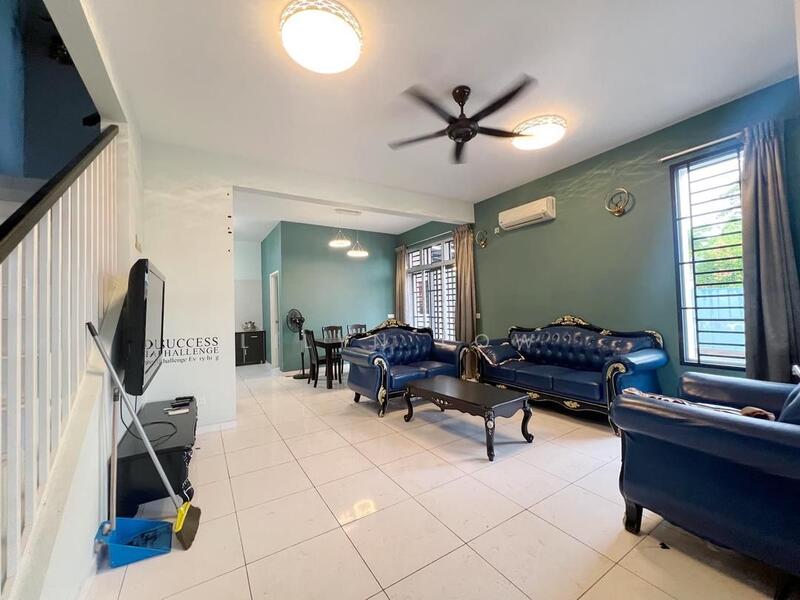 Bukit Indah untuk Untuk Dijual - RM 1,260,000, Mac 2026 - Living Room - PropertyGuru.com.my