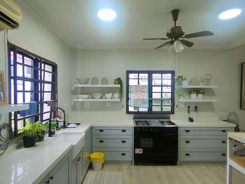 Kayangan Heights untuk Untuk Dijual - RM 2,500,000, Feb 2026 - Kitchen - PropertyGuru.com.my