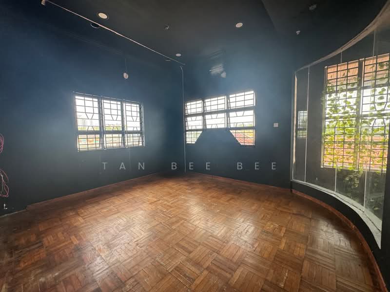 Commercial Bungalow for Rent in Taman Century (Johor Bahru) - Tan Bee Bee - Interior - PropertyGuru.com.my