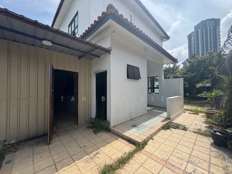 Commercial Bungalow for Rent in Taman Century (Johor Bahru) - Tan Bee Bee - Exterior - PropertyGuru.com.my