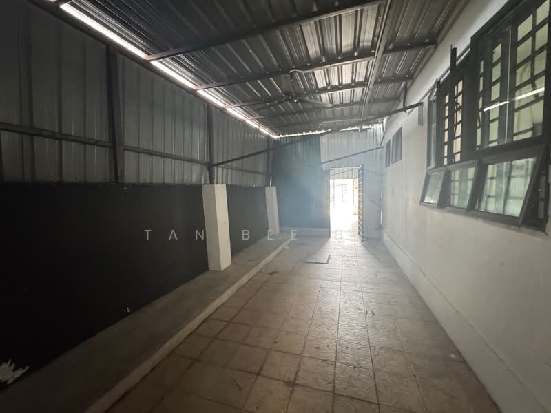 Commercial Bungalow for Rent in Taman Century (Johor Bahru) - Tan Bee Bee - Exterior - PropertyGuru.com.my