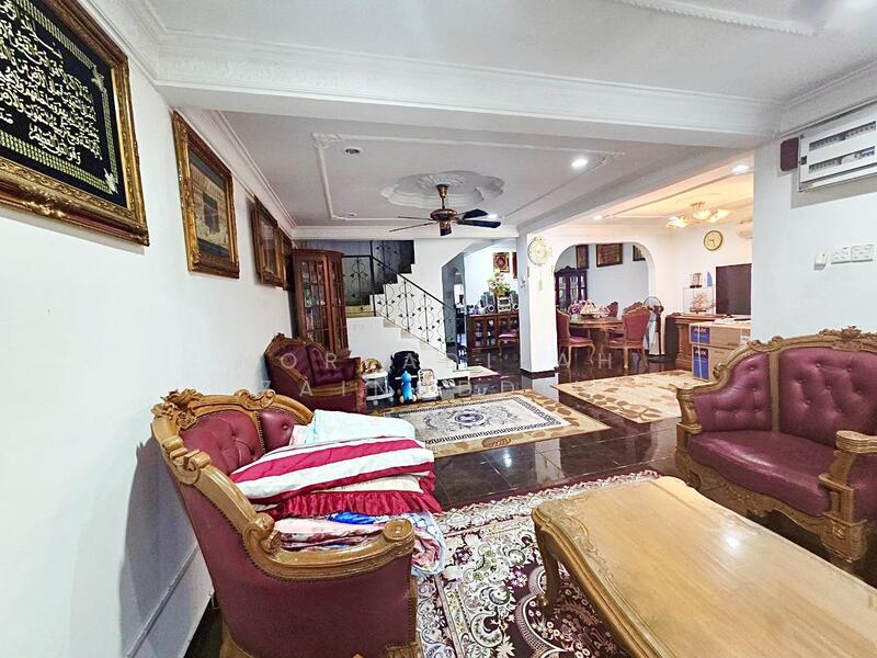 2-storey Terraced House for Sale in Bukit Jelutong (Shah Alam) - NORFADILAH ZAINUDDIN - Living Room - PropertyGuru.com.my