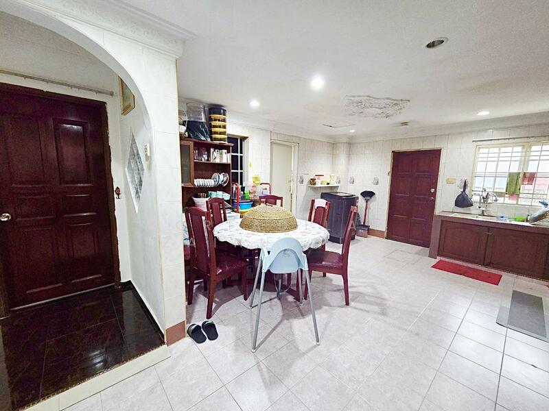 2-storey Terraced House for Sale in Bukit Jelutong (Shah Alam) - NORFADILAH ZAINUDDIN - Kitchen - PropertyGuru.com.my