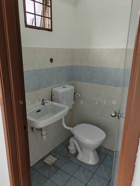 Apartment for Rent at Desaminium Rimba - Nicholas Lew - Bathroom - PropertyGuru.com.my