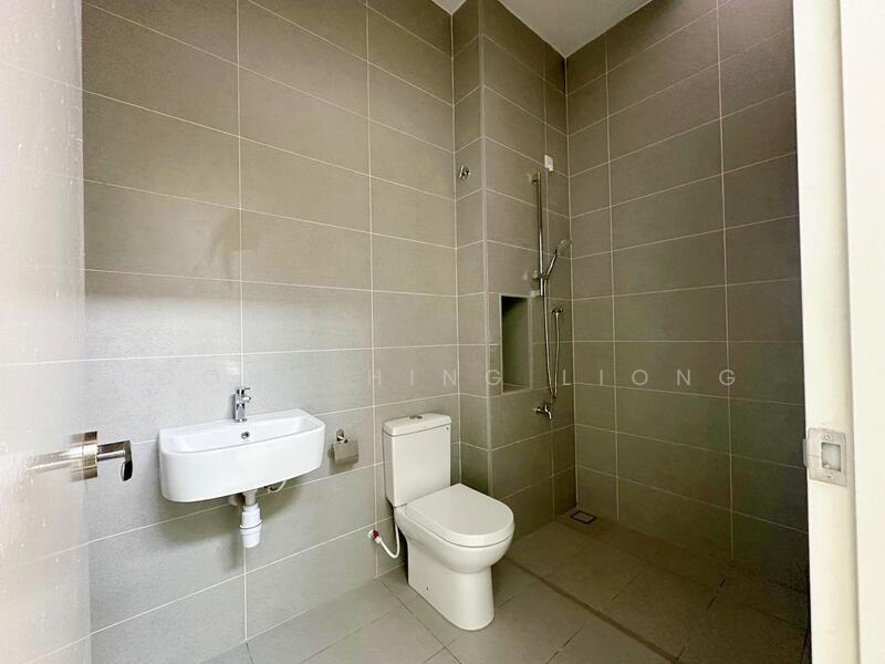 2-storey Terraced House for Sale in Bandar Seri Alam (Masai) - Loong Hing Liong - Bathroom - PropertyGuru.com.my