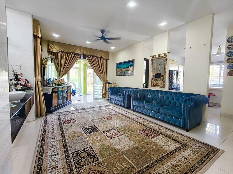 Bungalow for Sale in Bukit Jelutong (Shah Alam) - NORFADILAH ZAINUDDIN - Living Room - PropertyGuru.com.my