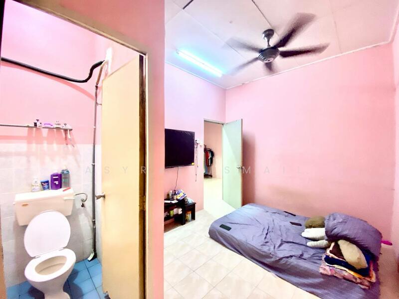 1-storey Terraced House for Sale in Jenjarom (Selangor) - Asyraf Ismail - Bedroom - PropertyGuru.com.my