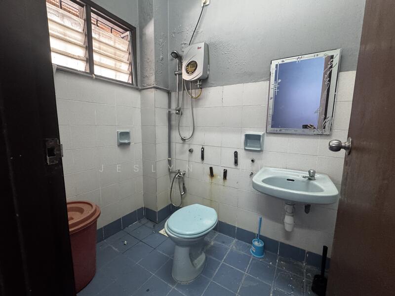 usj 12 untuk Untuk Dijual - RM 1,200,000, Feb 2026 - Bathroom - PropertyGuru.com.my