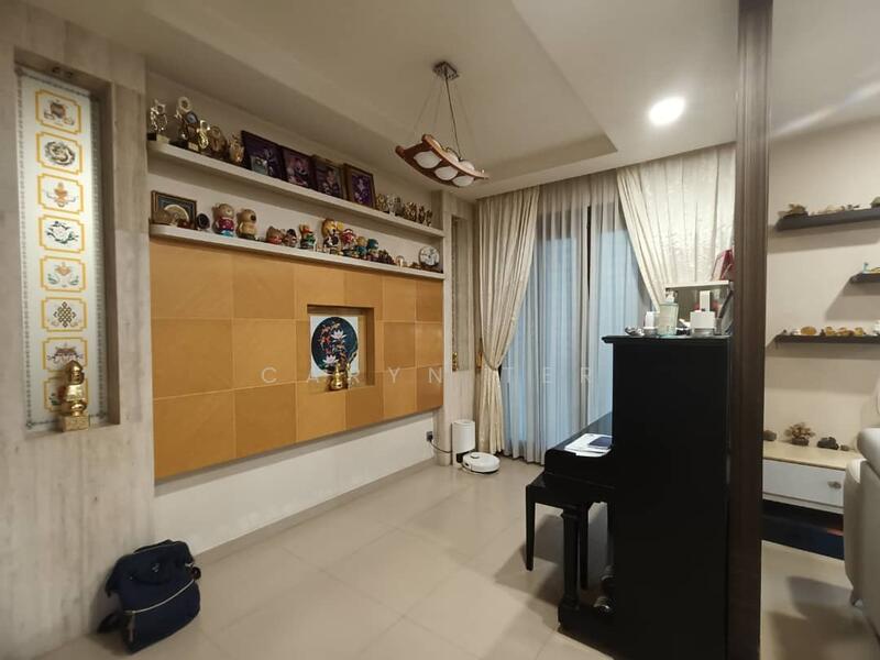 Cluster House for Sale in Taman Mount Austin (Tebrau) - Caryn Ter - Living Room - PropertyGuru.com.my