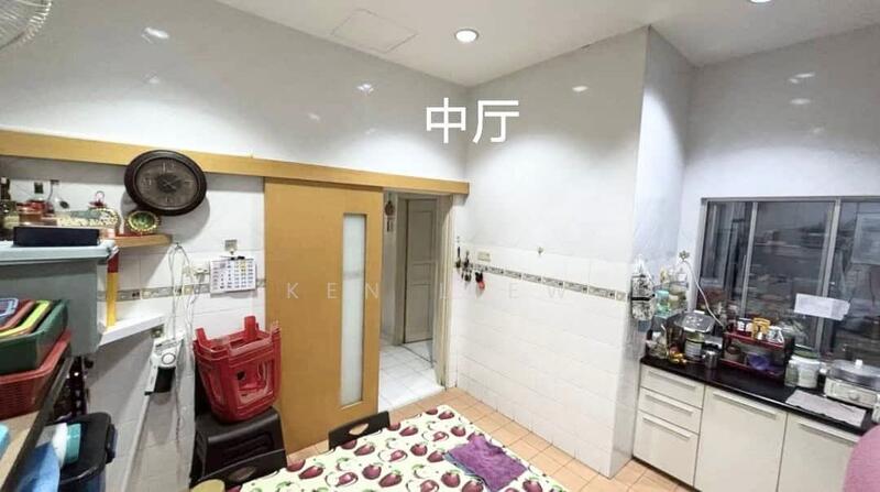 1-storey Terraced House for Sale in Mutiara Rini (Skudai) - Ken Liew - Kitchen - PropertyGuru.com.my