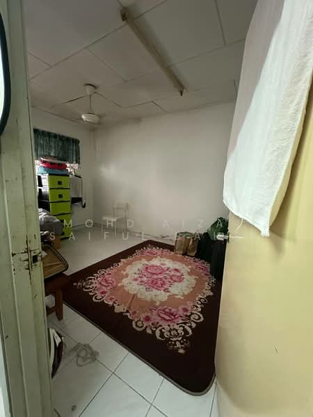 2-storey Terraced House for Sale in Taman Bunga Negara (Shah Alam) - Mohd Aizat Saiful Bahri - Bedroom - PropertyGuru.com.my