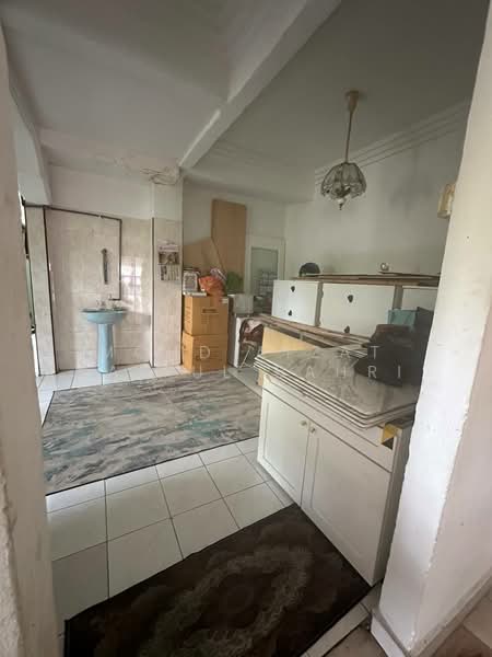 2-storey Terraced House for Sale in Taman Bunga Negara (Shah Alam) - Mohd Aizat Saiful Bahri - Interior - PropertyGuru.com.my