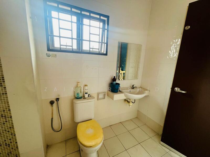 2-storey Terraced House for Sale in Putra Heights (Subang Jaya) - Zainul Rashid - Bathroom - PropertyGuru.com.my