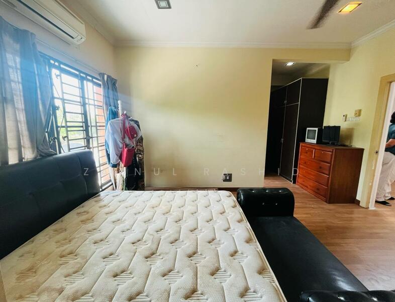 2-storey Terraced House for Sale in Putra Heights (Subang Jaya) - Zainul Rashid - Bedroom - PropertyGuru.com.my