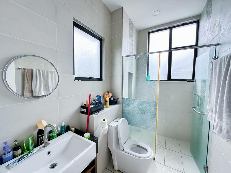2-storey Terraced House for Sale in Setia Ecohill (Semenyih) - Zainul Rashid - Bathroom - PropertyGuru.com.my