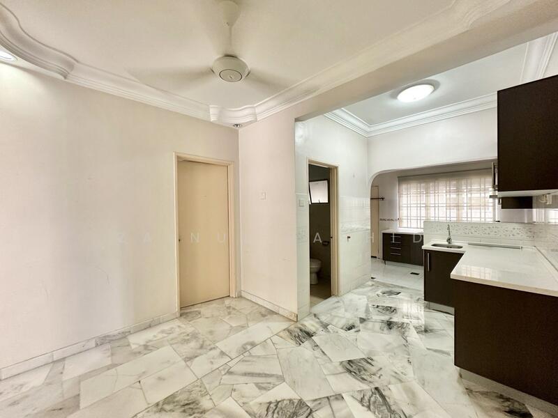 2-storey Terraced House for Sale in Putra Heights (Subang Jaya) - Zainul Rashid - Kitchen - PropertyGuru.com.my